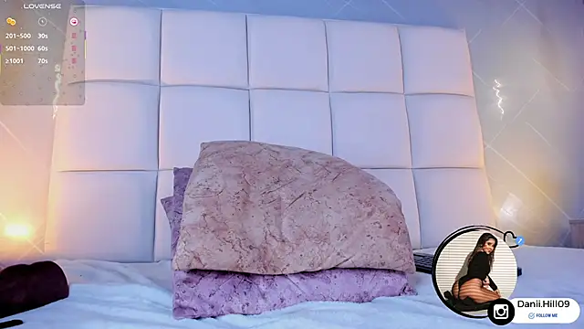 danii_hill_'s cam snapshot