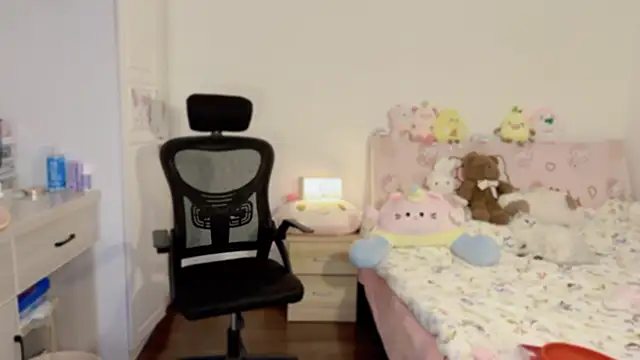 Onecutelittle's cam snapshot