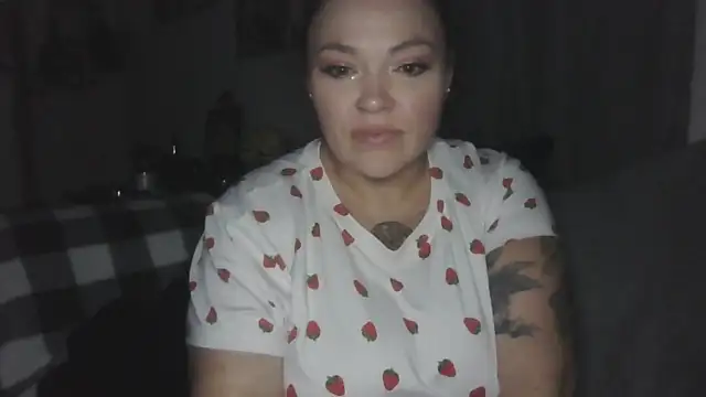 BartenderSteph's cam snapshot