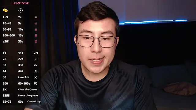 andrewmhilton_'s cam snapshot