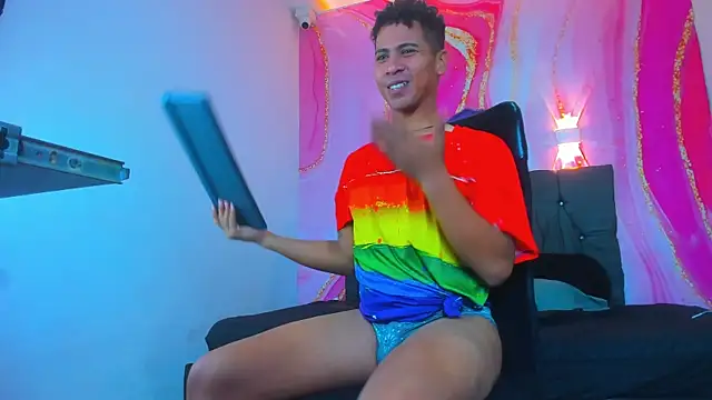 Raphael_Latin's cam snapshot