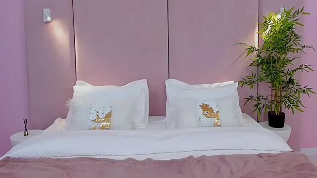 SandraTucker's cam snapshot