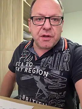 coupleLatinaLovers's cam snapshot