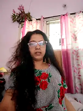 thanusi_2's cam snapshot