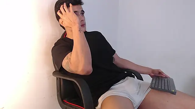 adam_levis17 live sex cam