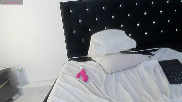 Majo_baby's cam snapshot