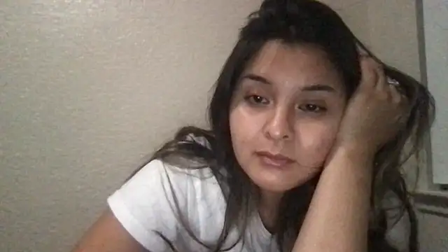 tinnnyym's cam snapshot