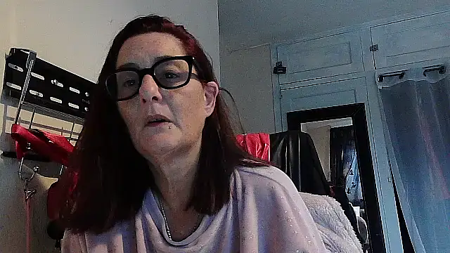 Mrs-Ivy's cam snapshot