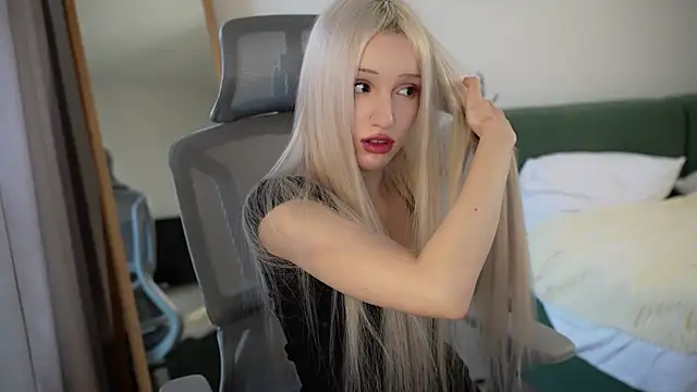 Laura_Obsidian's cam snapshot