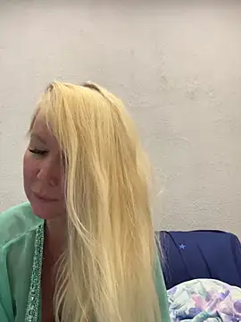 EmmaInLove23's cam snapshot