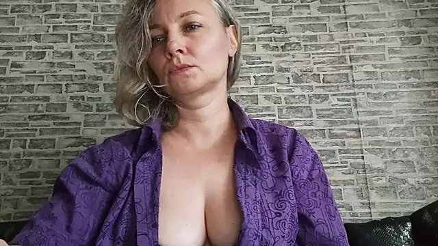 EdithManning's cam snapshot