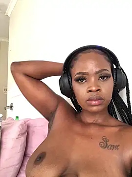 LuciousLips96's cam snapshot