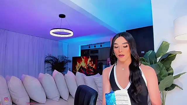 Valeria-and-Alessia's cam snapshot