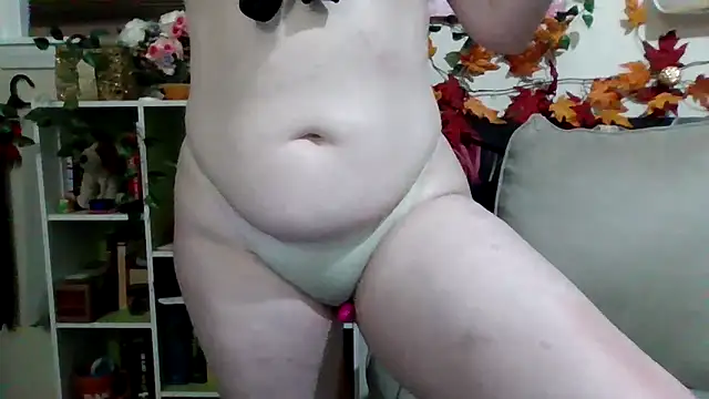 AverageRose's cam snapshot