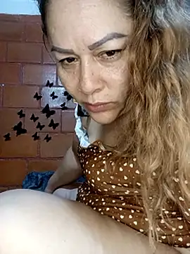 SluttyMilf79 live sex cam