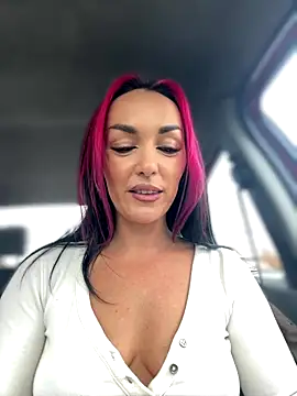 MeganFoxiy's cam snapshot