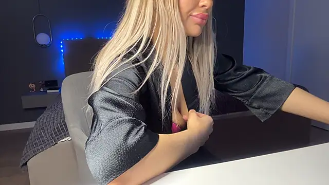 KristalNight's web cam