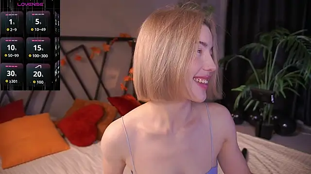 LindaThacker live sex cam