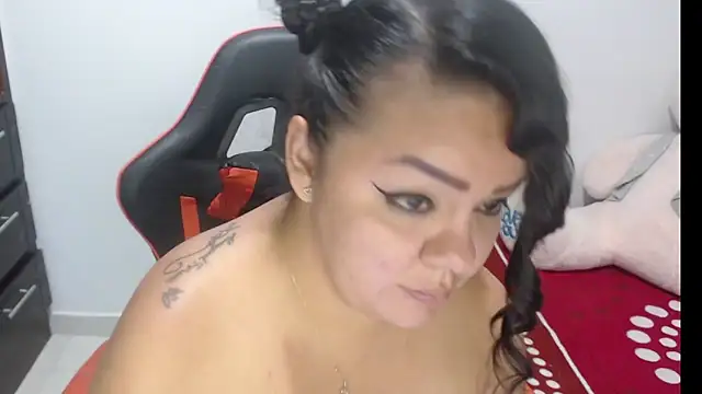 emily_sexxx's cam snapshot