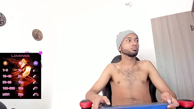 Aron_Baylor's cam snapshot