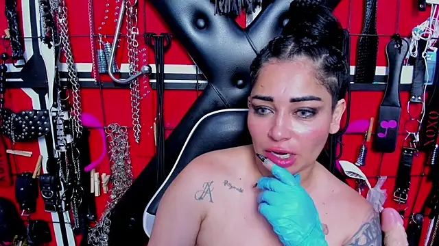 sadistic_aradia live sex cam