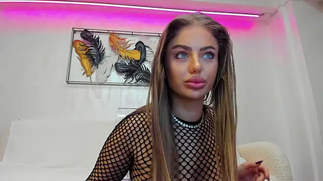 VikaFever live sex cam