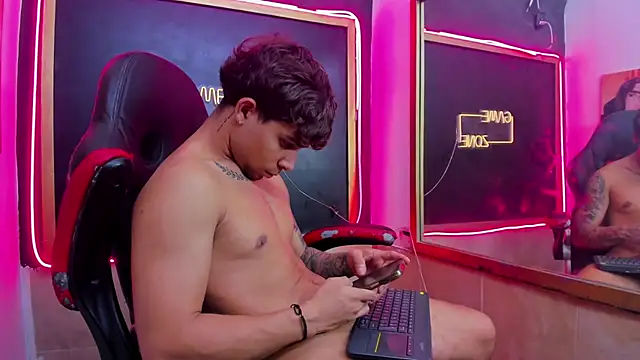 ethan_york's cam snapshot