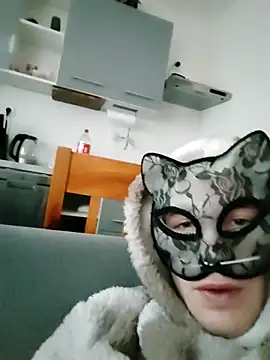 AnimalModeLive's cam snapshot