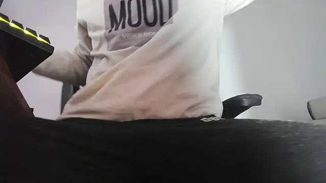 s_sven03's Stripchat show and profile