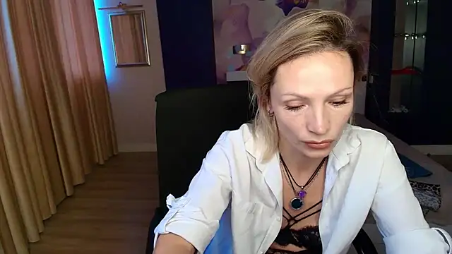 AlinaMoor's cam snapshot