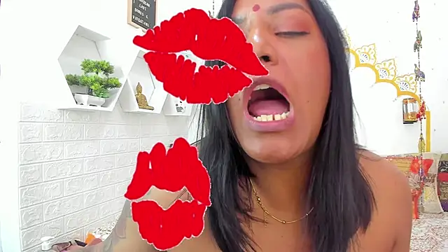 LadyNahir live sex cam