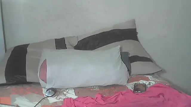 AnnabigpussyXO's cam snapshot