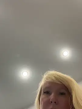 EmmaInLove23's cam snapshot