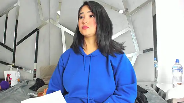 Catherinee69_x's cam snapshot