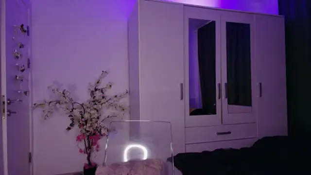 KaylaLaine's cam snapshot