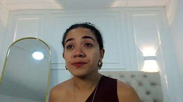 charlotte_dante212's cam snapshot