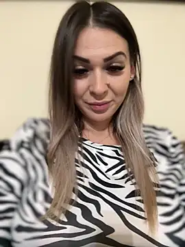 iSelena's cam snapshot