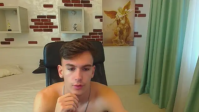 BradyFlint live sex cam