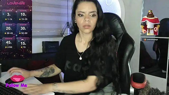 natasha_logan_'s cam snapshot