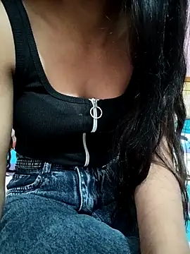 Divyanka_Chaudhry's cam snapshot