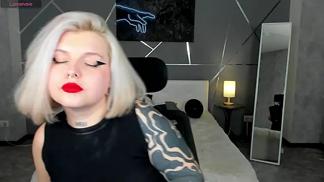 shadow_purr's cam snapshot