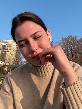 KikiWatson live sex cam