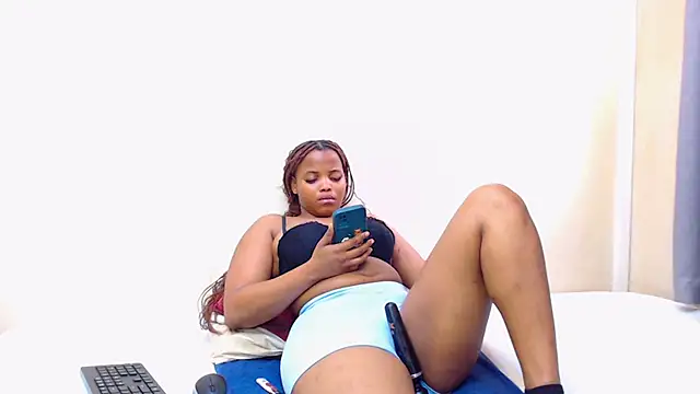 Xoli_11's cam snapshot