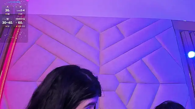 EmilyANDrew_ live sex cam