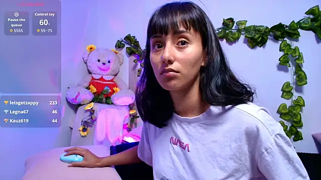 tati_cardenas's cam snapshot