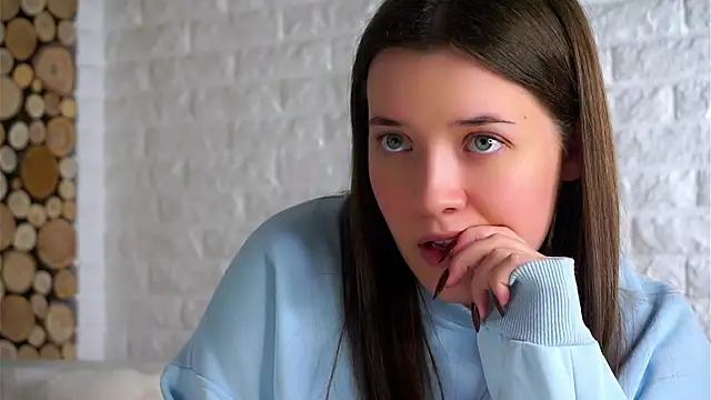 LowOncoming live sex cam