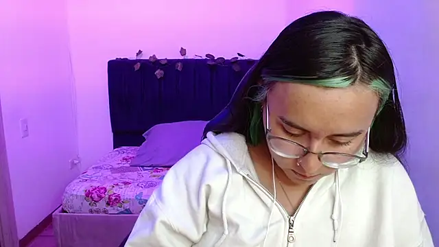 _MissMegann's cam snapshot