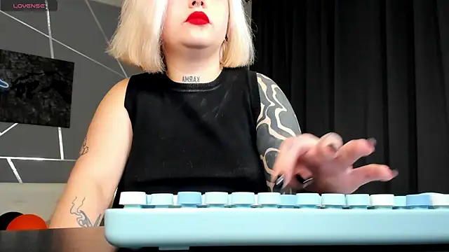 shadow_purr's cam snapshot