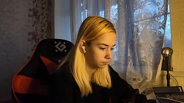 Witching_Moon's cam snapshot