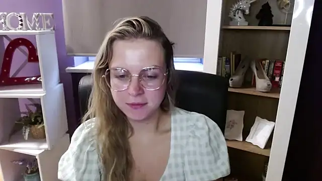 Zoey_Erotic's cam snapshot